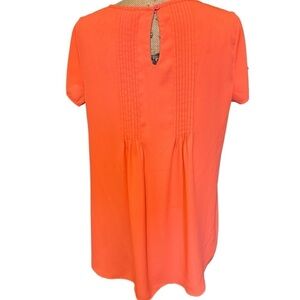DECREE Women’s Top. Size Large. Orange - coral color. So pretty!